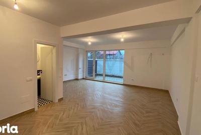 Casă cu 4 camere decomandat cu Teren 60 Mp în Central