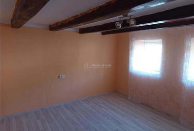 Ciclova, Casa 3 Incaperi, Zona Muntoasa, Schimb cu Gars. in ORAVITA - 3