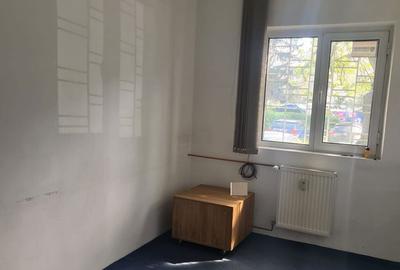 Apartament cu 3 camere decomandat în Democrației - 4