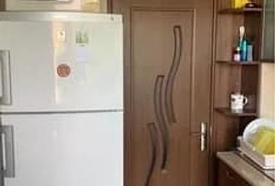 Apartament cu 3 camere decomandat în 1 Mai - 2