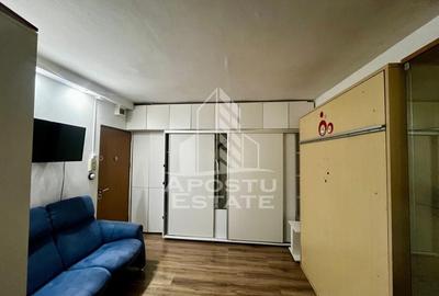 Garsoniera la parter inalt,centrala proprie,zona Aradului - 2