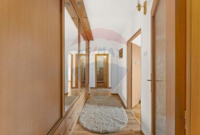 Apartament cu 4 camere decomandat, mobilat în Intim - 5