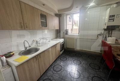 Apartament 3 camere, 70 mp , zona 8 Mai - 9