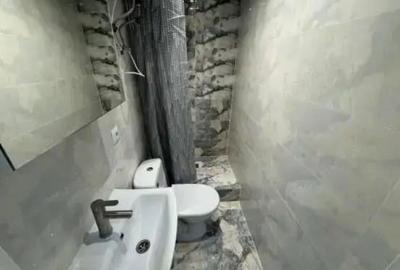 Ofer spre vanzare un apartament cu 2 camere in zona salaj - 2