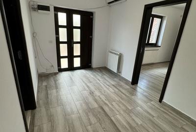 Casă cu 4 camere cu Teren 75 Mp în Tei - 2