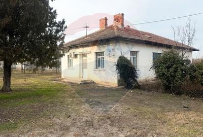 Spatiu comercial/ teren pretabil materiale constructii, langa Caracal