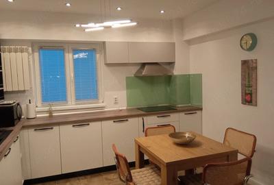 Apartament cu 3 camere decomandat în Calea Victoriei - 3