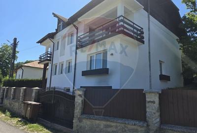 Casa / Vila cu 4 camere de vanzare - 6