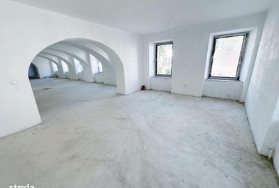 Spațiu comercial, de 300 mp, în Central - 17