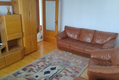 Apartament cu 2 camere decomandat în P-ța Victoriei