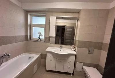 Apartament cu 4 camere decomandat în Central - 2