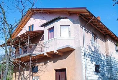 Casa 4 Camere, P+1 si Teren Aferent - 2