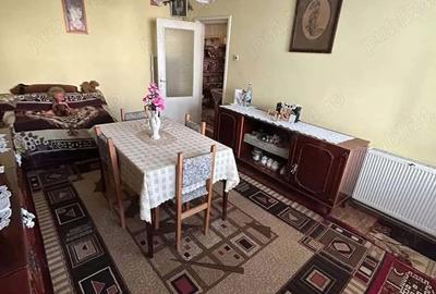 Vand apartament 3 camere decomandat pia?a mica - 1