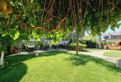 Casă individuală cu 12 camere cu Canalizare în Central - 12