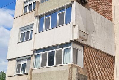 Apartament cu 2 camere decomandat, mobilat în Micro 40 - 2