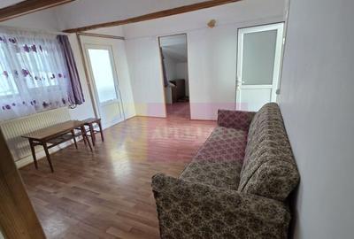 Casa de vanzare cu 3 camere in Campina - 2