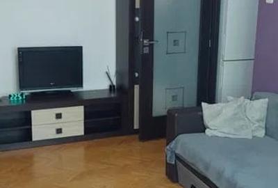 Apartament cu 2 camere semidecomandat, mobilat în Podu Roș