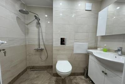 Spre vanzare 3 camere in zona Florilor - 1