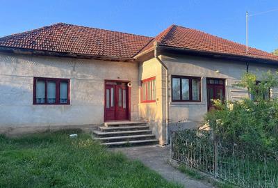 Casă cu Teren 1066 Mp în Central - 2