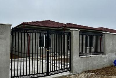 Casă cu 3 camere în Central