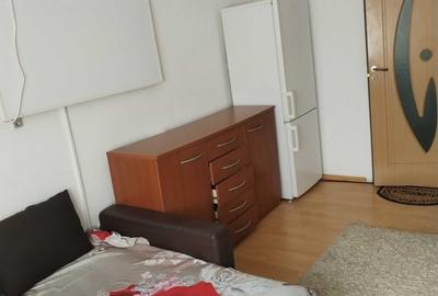 Garsonieră decomandată în Tractorul - 1