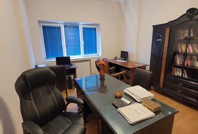 Apartament cu 3 camere decomandat în Universitate - 2
