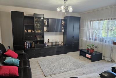 Apartament cu 3 camere decomandat în Central - 2