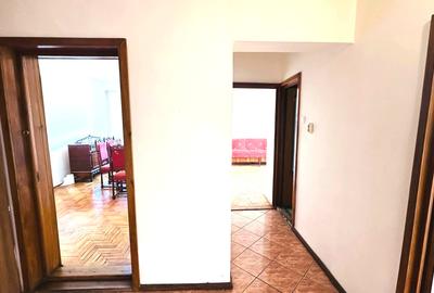 Apartament cu 3 camere decomandat în Central