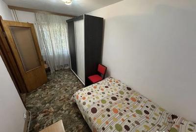 Apartament cu 2 camere semidecomandat în Km 4 - 5