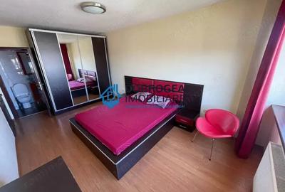 Apartament cu 3 camere decomandat în Păcii - 1