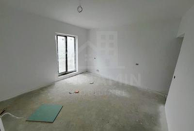 Casă cu 4 camere cu Teren 250 Mp în Central