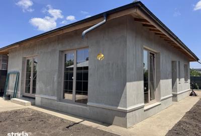 Casă cu 4 camere cu Teren 300 Mp în Otopeni