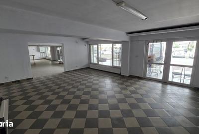 Spațiu comercial, de 200 mp, în Central - 3