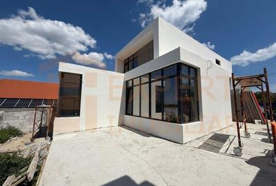 Casă individuală cu 4 camere cu Canalizare în Palazu Mare - 2