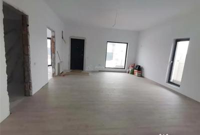 Casă cu 3 camere cu Teren 319 Mp în Central