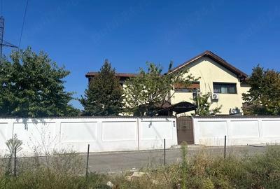Casă cu Teren 45 Mp în Central