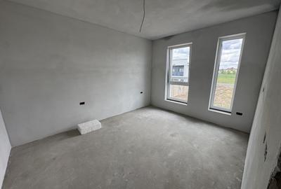 Duplex cu 4 camere cu Canalizare în Moșnița Nouă - 9