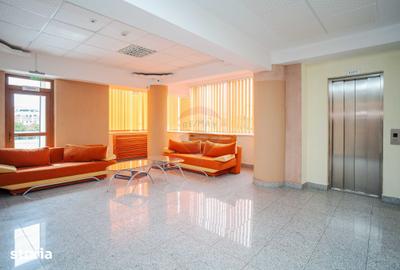 Spațiu comercial, de 1,855 mp, în Central