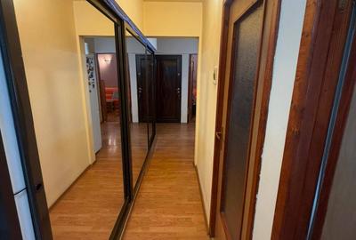 Apartament cu 3 camere decomandat, mobilat în 9 Mai - 7