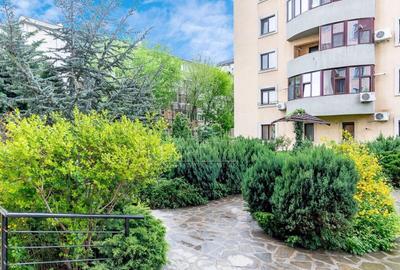 Apartament cu 3 camere decomandat în Berceni