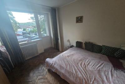 Apartament cu 2 camere decomandat în 1 Mai