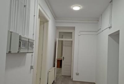 Birou, de 140 mp, în P-ța Unirii - 17