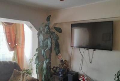 Apartament cu 3 camere semidecomandat în Central - 3