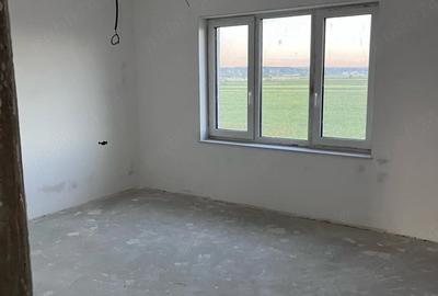 Casă cu Teren 600 Mp în Central