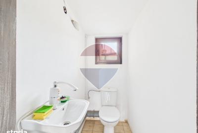 Apartament cu 3 camere în Romană