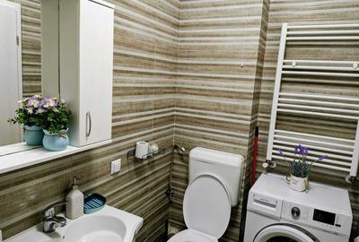 Apartament cu 7 camere decomandat în Central - 1