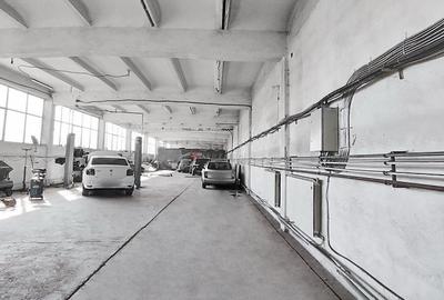 Spațiu industrial, de 650 mp, în Stupini