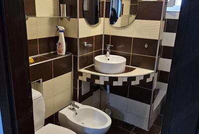 Apartament cu 2 camere decomandat în 1 Mai - 1