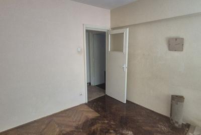 Apartament cu 2 camere semidecomandat în Tineretului