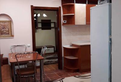Apartament cu 2 camere decomandat în Precista - 2